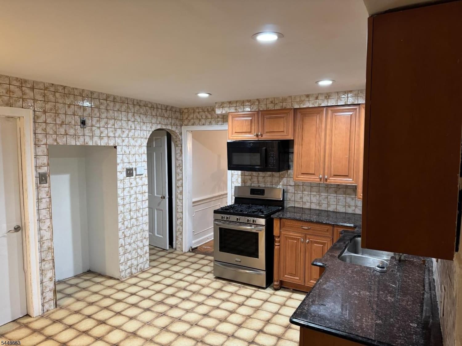 1453 Orchard Ter, Hillside Twp. photo 9