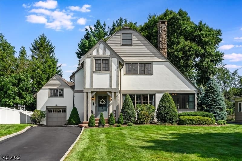 251 Tuttle Pkwy, Westfield Town