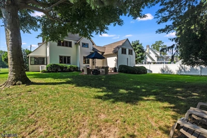 251 Tuttle Pkwy, Westfield Town photo 36