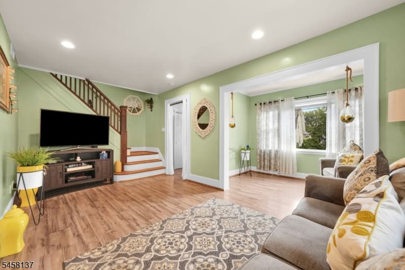 270 Crann St, Hillside Twp. photo 4