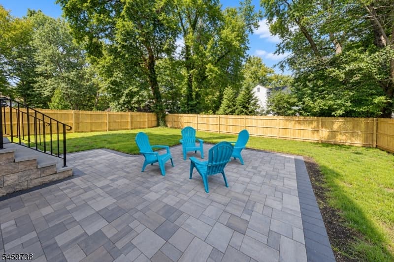 14 Holmes Oval, New Providence Boro photo 7