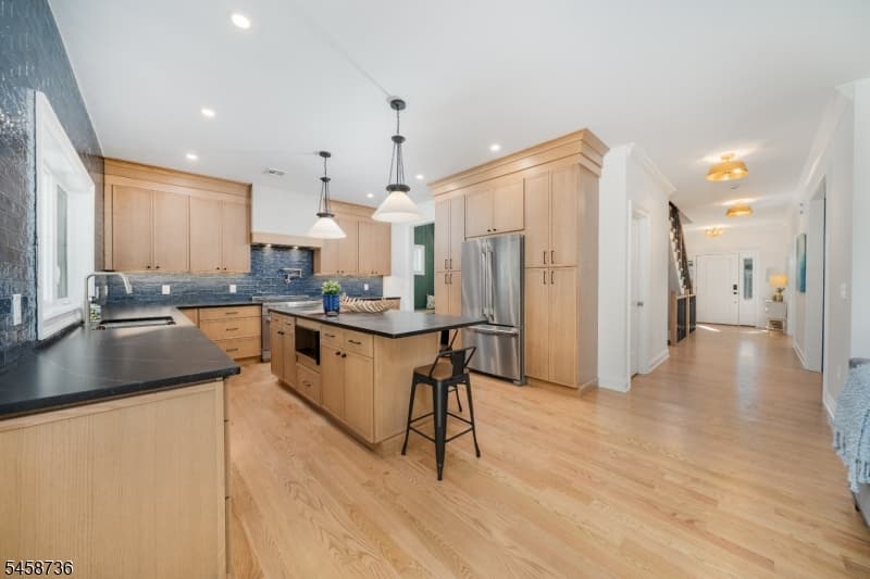 14 Holmes Oval, New Providence Boro photo 9