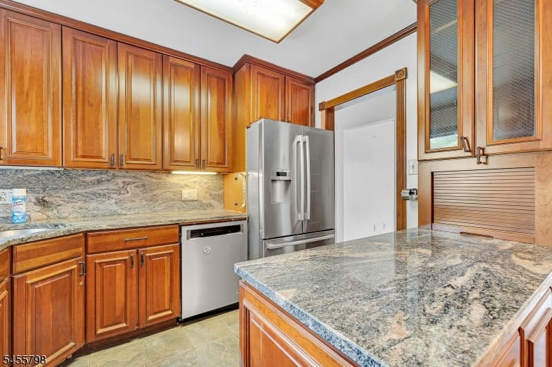 180 Mohawk Dr, Cranford Twp. photo 3