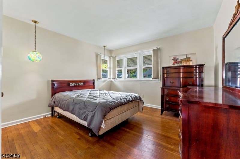 895 Apgar Ter, Rahway City photo 11