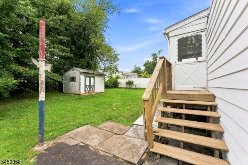 895 Apgar Ter, Rahway City photo 24