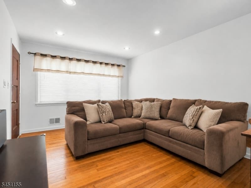 512 Laurel Ave, Roselle Park Boro photo 4