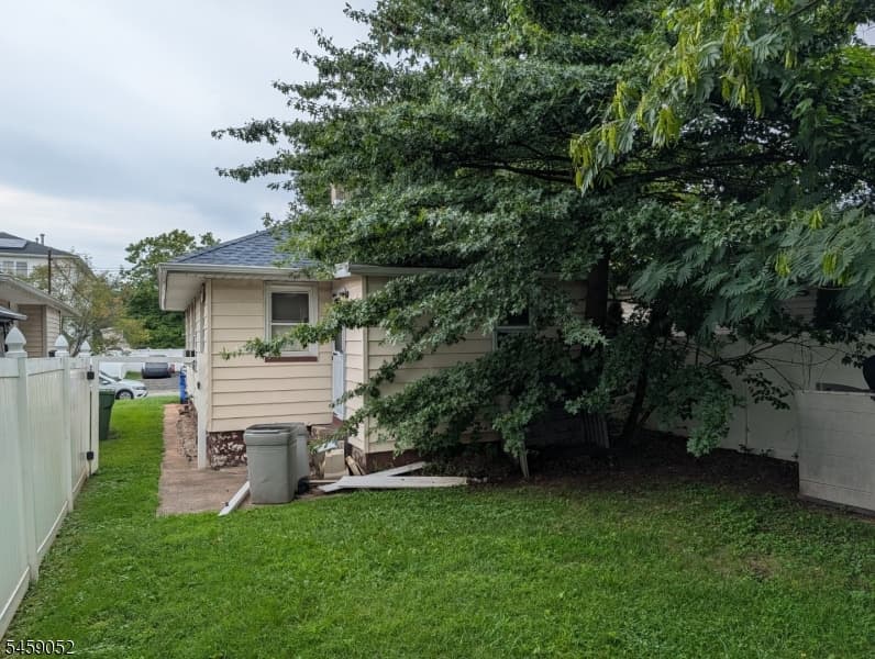 215 Madison St, Linden City