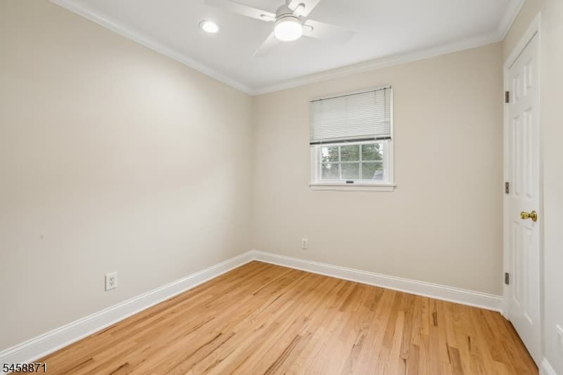 11 Suburban Rd, Clark Twp. photo 12