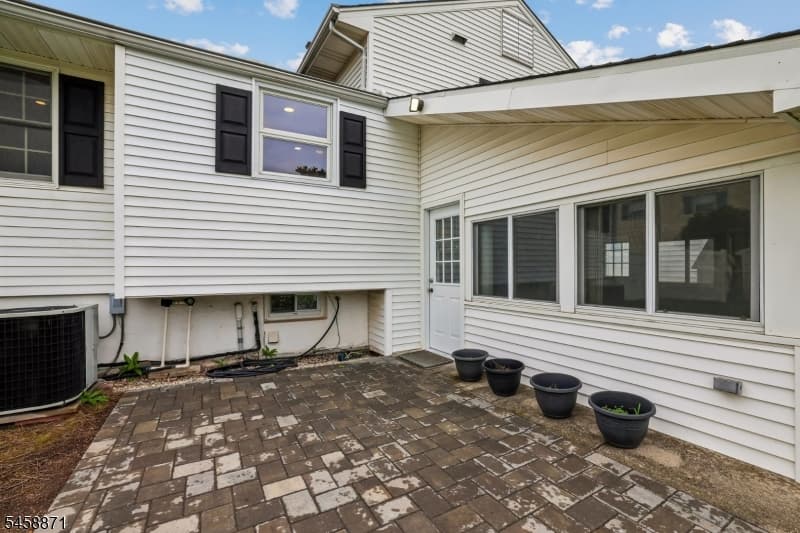 11 Suburban Rd, Clark Twp. photo 23