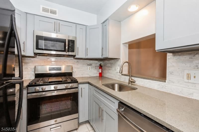 1148 W 7Th St, Plainfield City photo 4