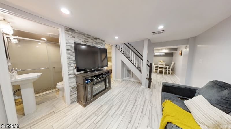 1848 Quaker Way, Union Twp. photo 46