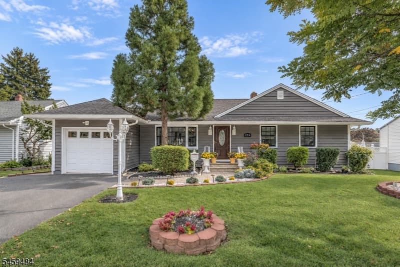 528 Conant St, Hillside Twp.