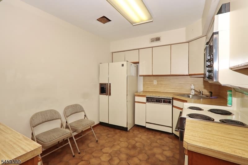 25 Tisbury Ct, Scotch Plains Twp. photo 14