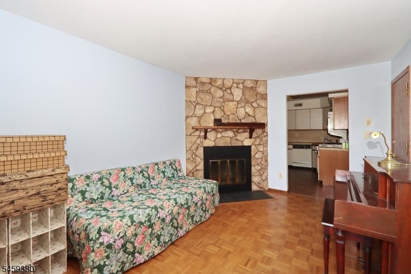 25 Tisbury Ct, Scotch Plains Twp. photo 17