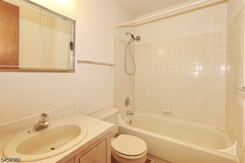 25 Tisbury Ct, Scotch Plains Twp. photo 19
