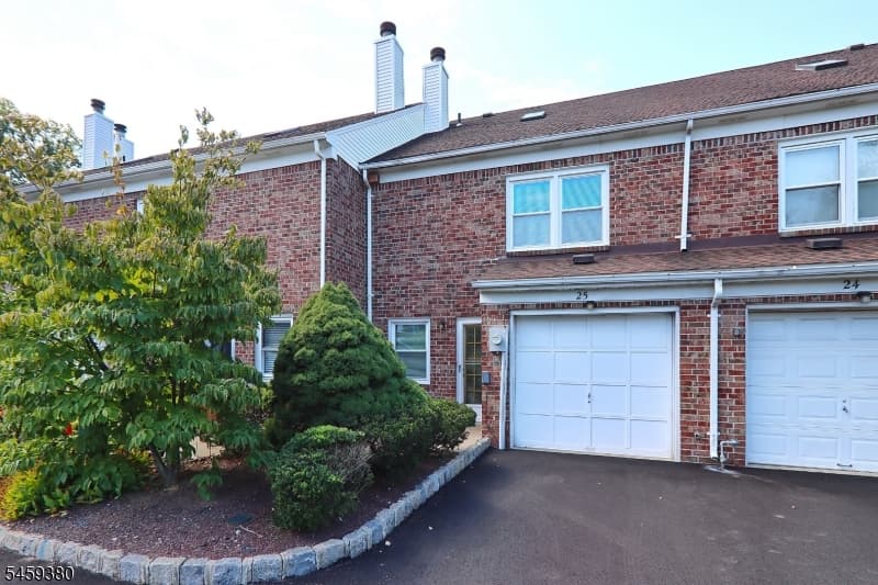 25 Tisbury Ct, Scotch Plains Twp. photo 5