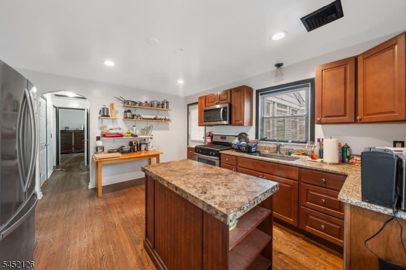 518 Thompson Ave, Roselle Boro photo 5