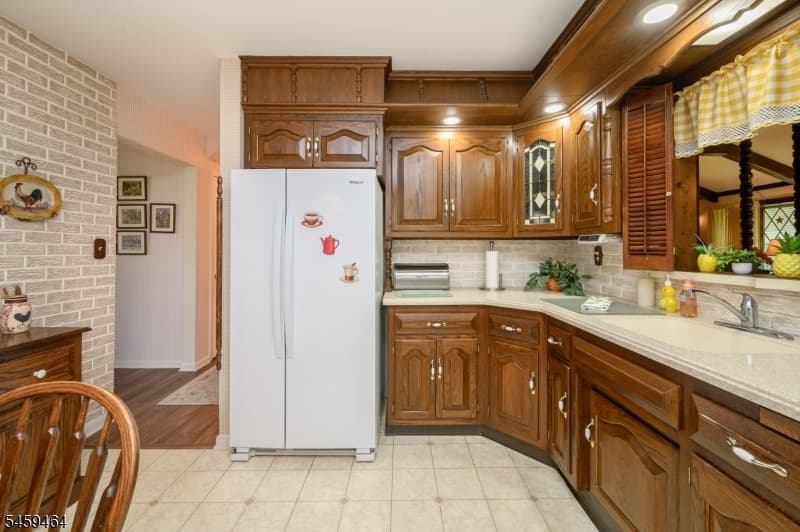 544 Pinewood Ave, Roselle Park Boro photo 10
