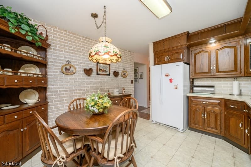 544 Pinewood Ave, Roselle Park Boro photo 8