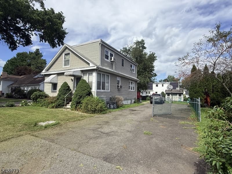 20 Diven St, Springfield Twp. photo 2