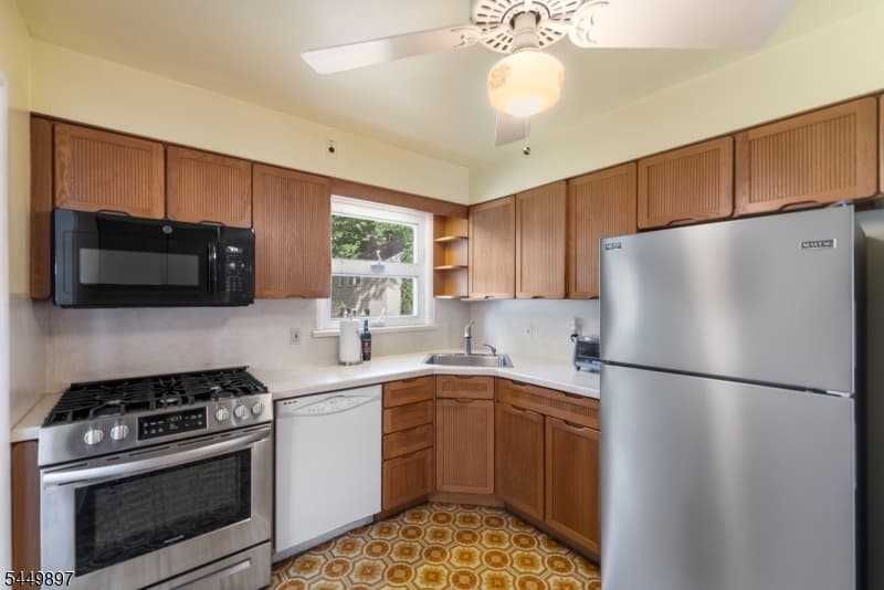 530 Lexington Ave, Cranford Twp. photo 16