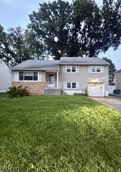 530 Lexington Ave, Cranford Twp. photo 2