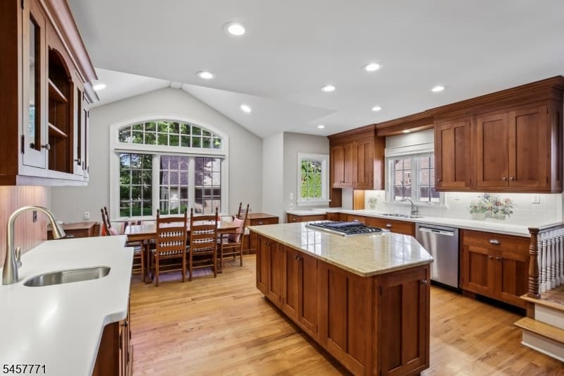 129 Tulip St, Summit City photo 3