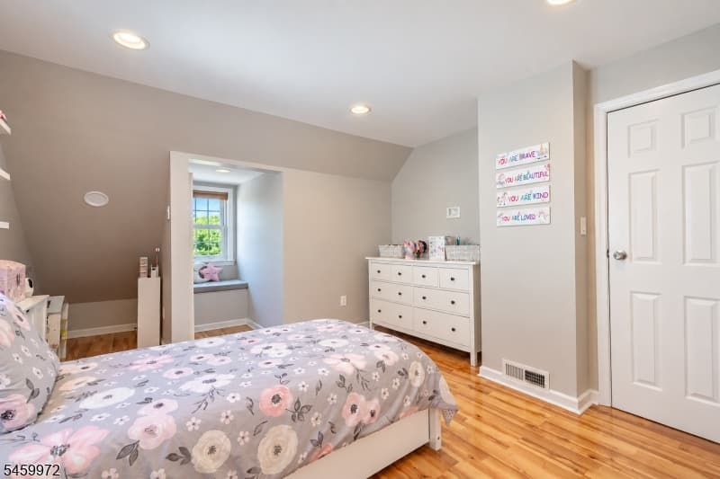 715 Ainsworth St, Linden City photo 17