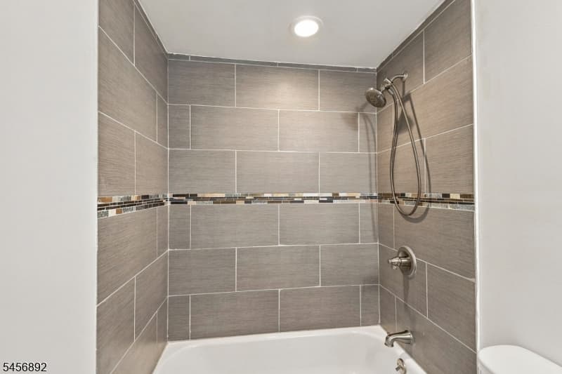 1138 Mayfair Dr, Rahway City photo 34