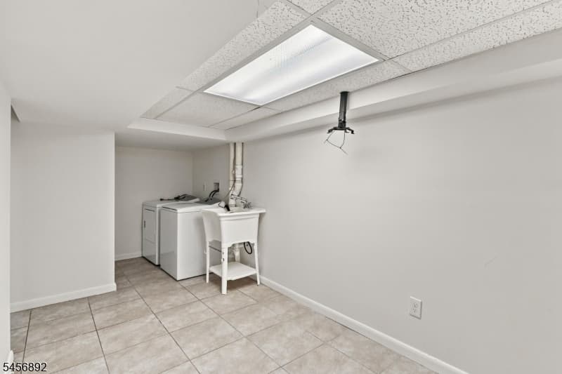 1138 Mayfair Dr, Rahway City photo 40