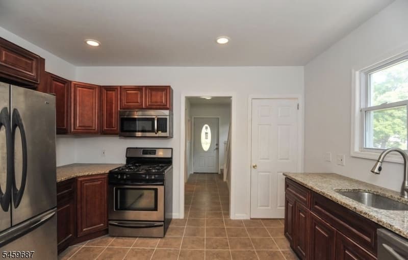 280 Seneca Pl, Plainfield City photo 6