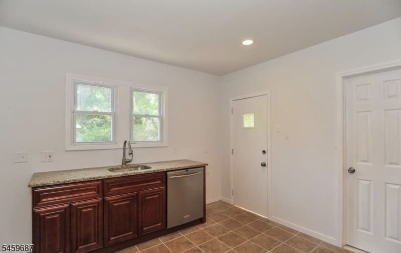 280 Seneca Pl, Plainfield City photo 7