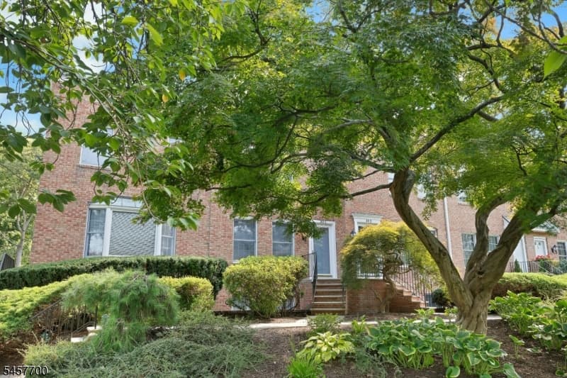 30 Elm St, Summit City photo 2