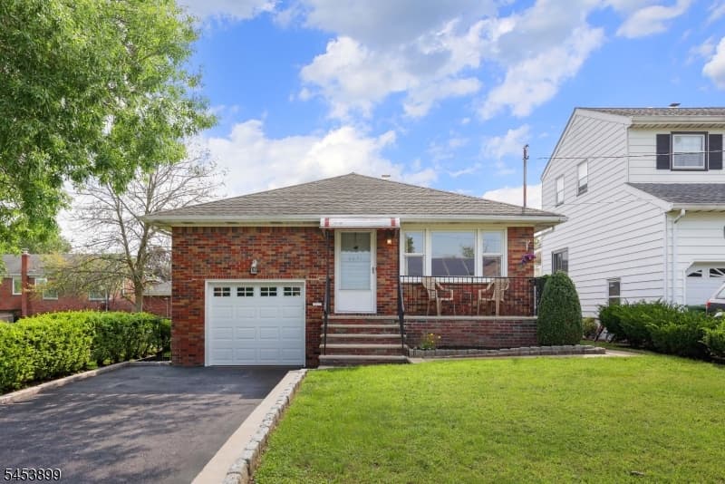 2831 Bradbury Ave, Linden City