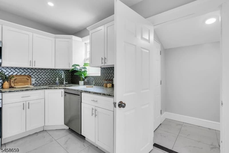 379 Seminary Ave, Rahway City photo 10