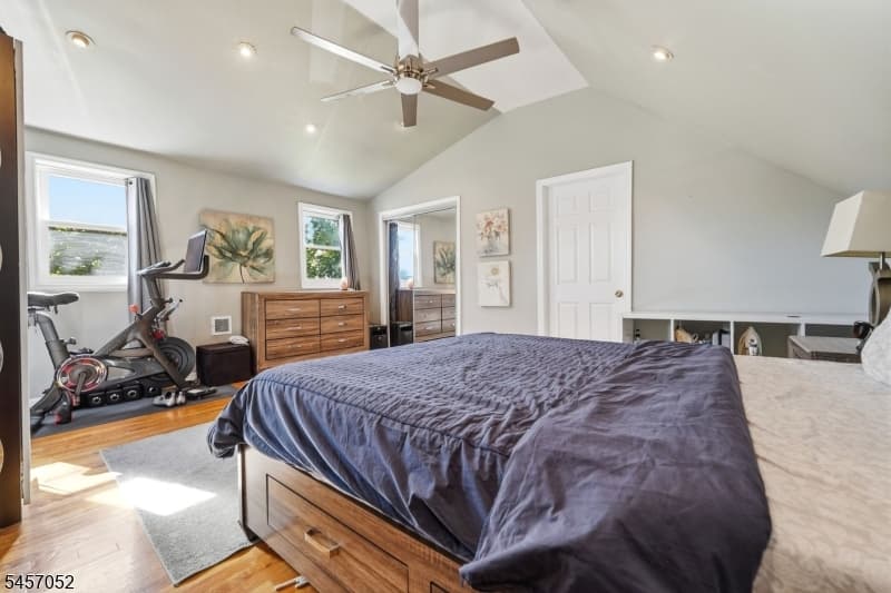 223 Woodlawn Ave, Linden City photo 17