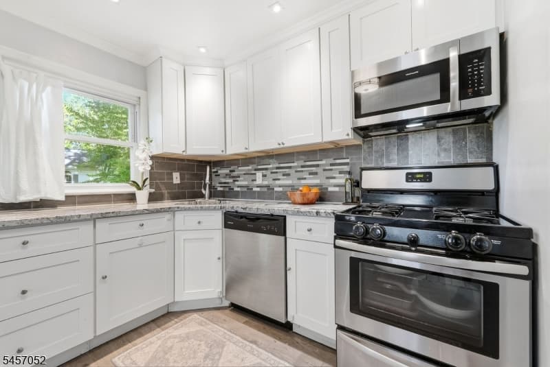 223 Woodlawn Ave, Linden City photo 8