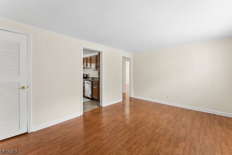 418 Lincoln Park, Cranford Twp.