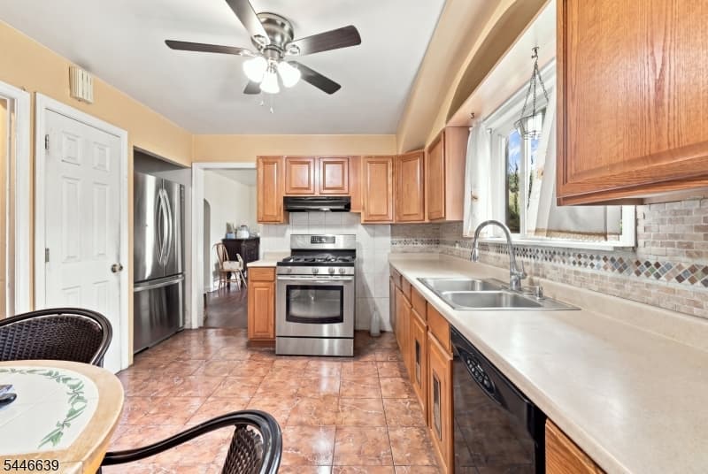 928 Beechwood Ct, Plainfield City photo 9