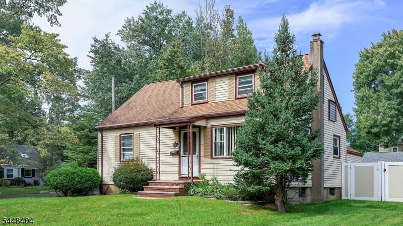 212 Stoughton Ave, Cranford Twp. photo 3