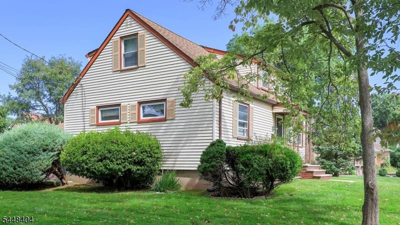 212 Stoughton Ave, Cranford Twp. photo 4