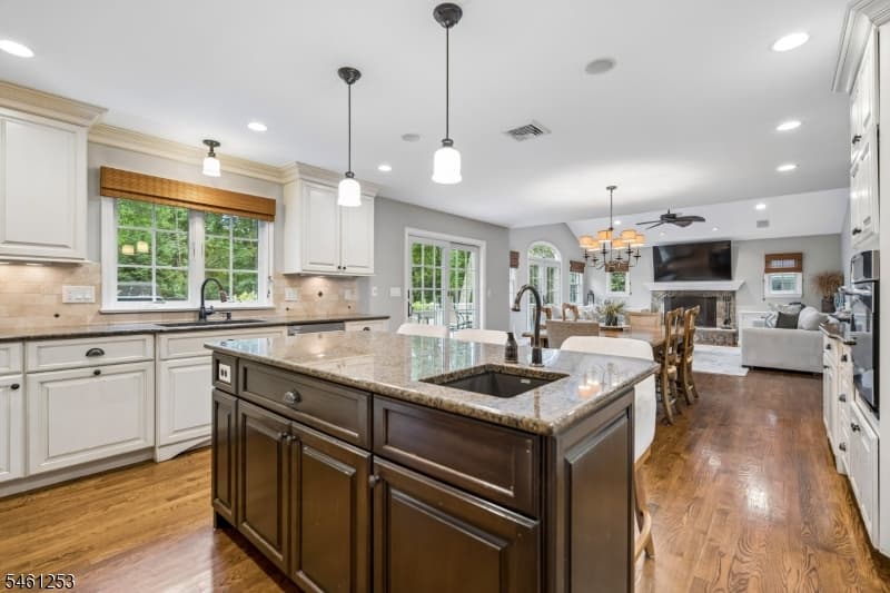 22 Midvale Dr, New Providence Boro photo 4