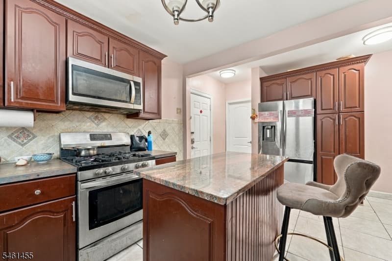 1521 Leslie St, Hillside Twp. photo 15