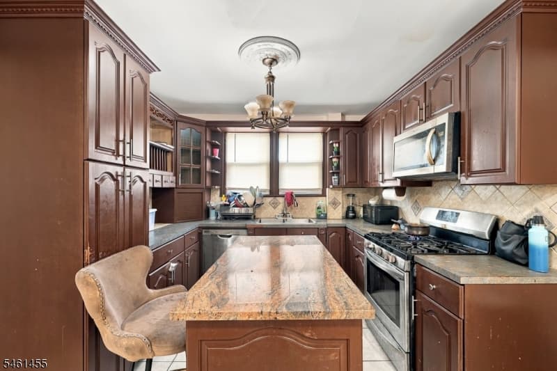 1521 Leslie St, Hillside Twp. photo 16