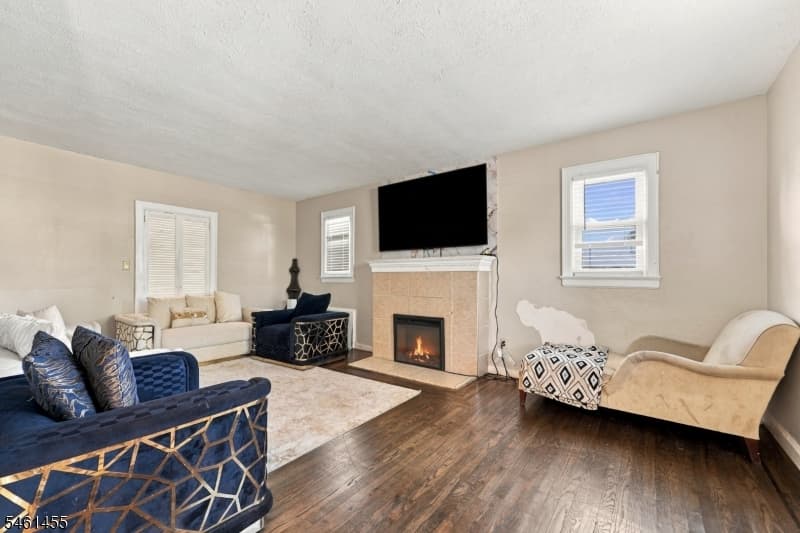 1521 Leslie St, Hillside Twp. photo 3