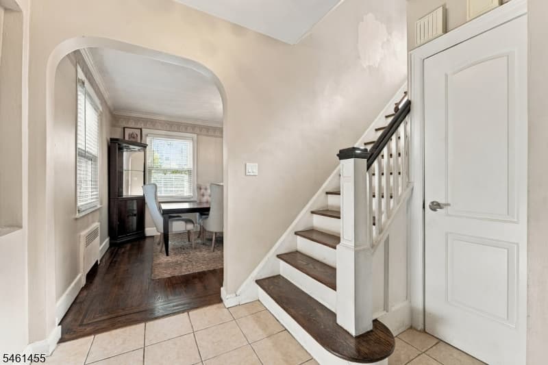 1521 Leslie St, Hillside Twp. photo 4