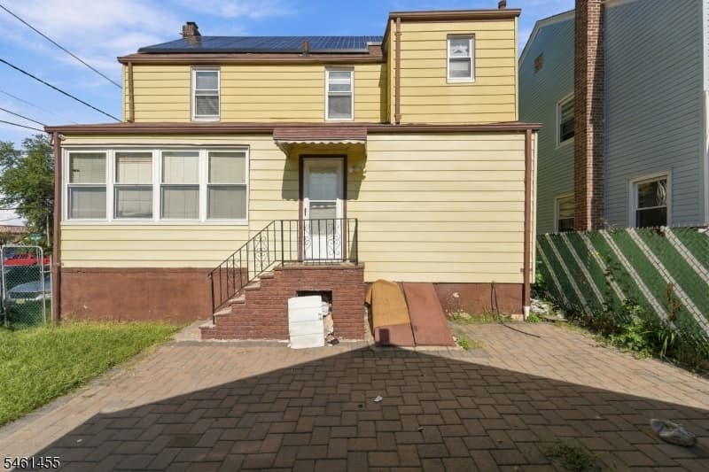 1521 Leslie St, Hillside Twp. photo 8