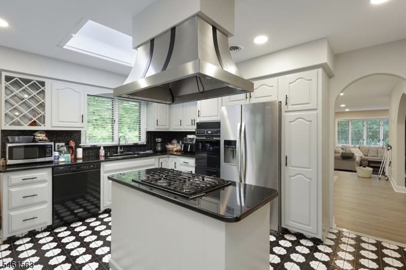 650 Riverside Dr, Cranford Twp. photo 12