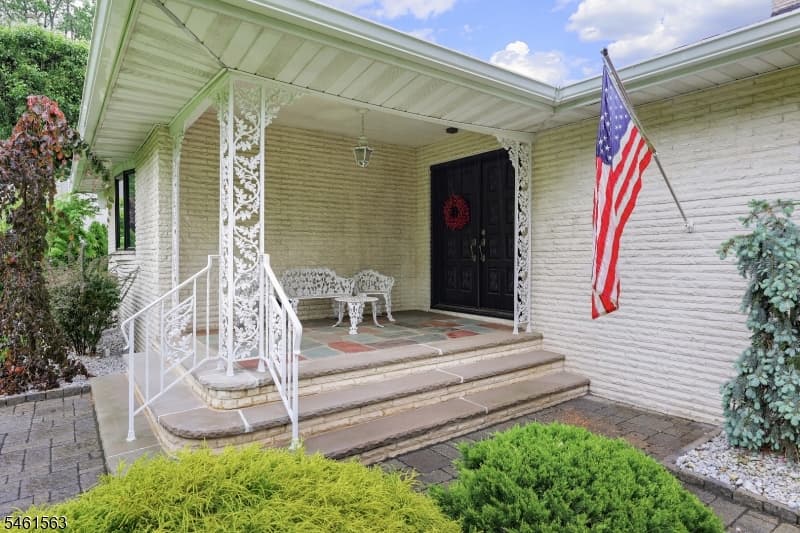 650 Riverside Dr, Cranford Twp. photo 4