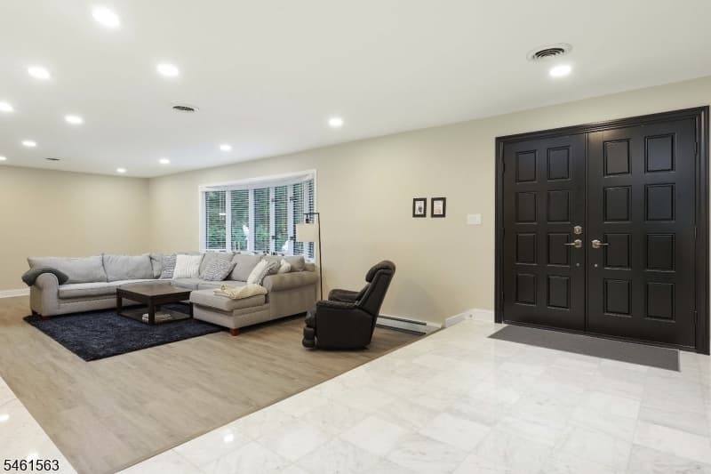 650 Riverside Dr, Cranford Twp. photo 5